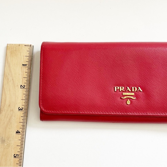 PRADA 🌟Saffiano Leather Wallet - Picture 13 of 16